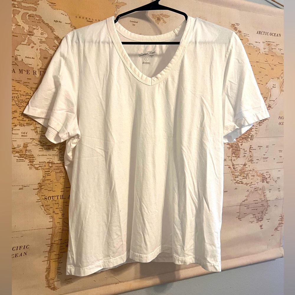 Graphic Tee • Universal Thread • White • XL